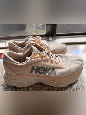 Women’s Hoka Bondi 8 Running Shoes Size 9.5B